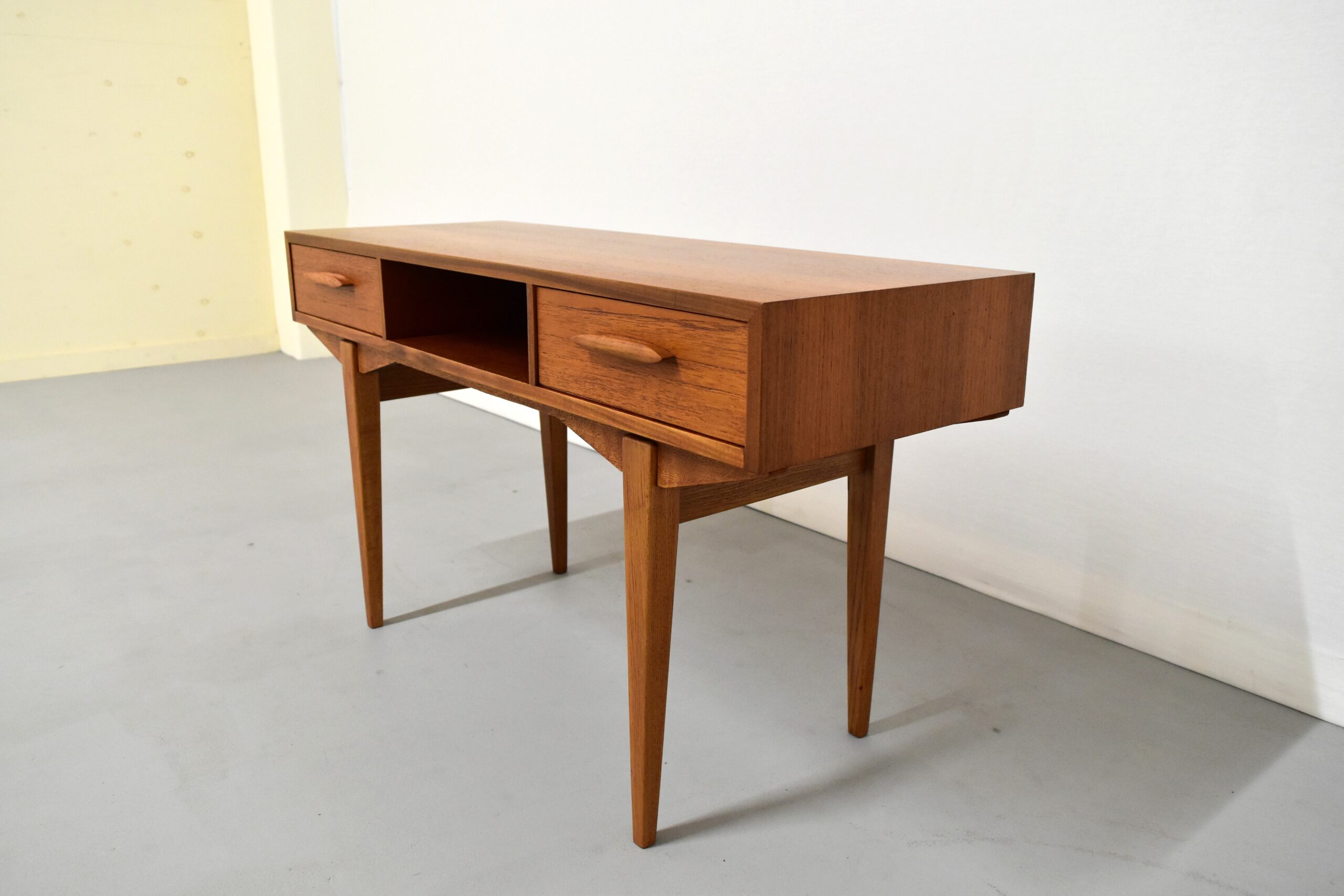 チェスト/キャビネット/ライティングデスク/チーク - 橋本家具工芸株式会社