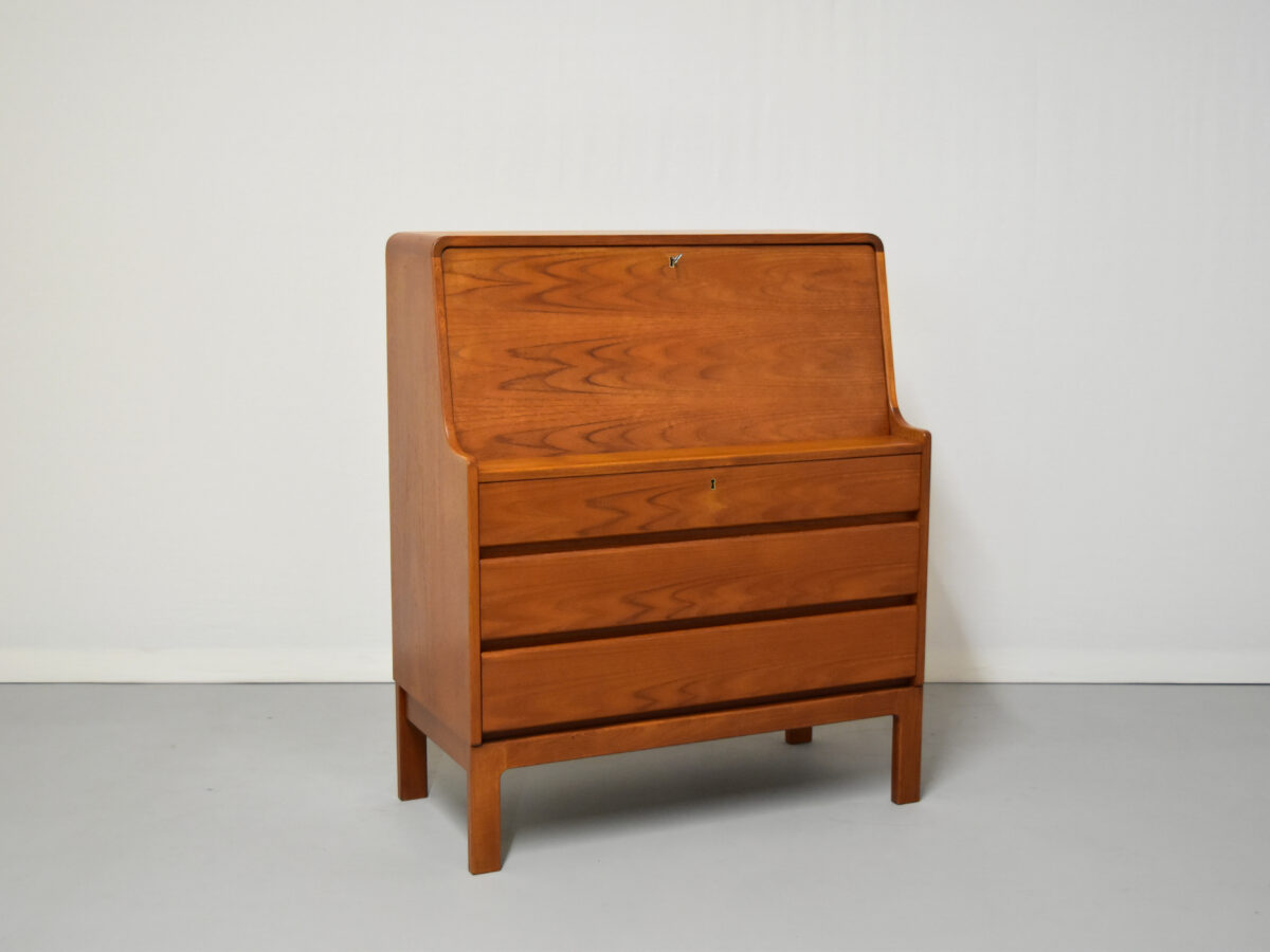 ビューロー/チーク/Arne Wahl Iversen