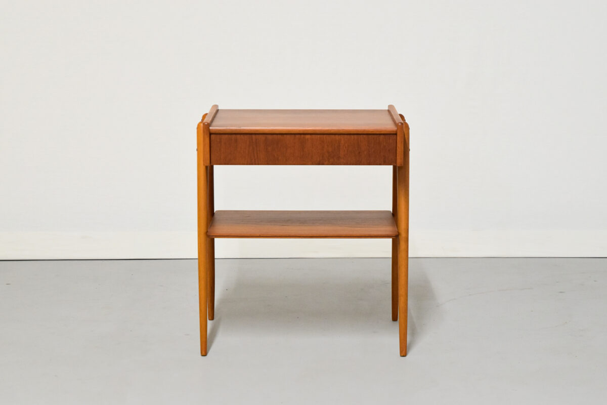 AB Carlstrom＆CO社 ナイトテーブル スウェーデン製 北欧家具 AB Carlstrom＆CO社 ナイトテーブル スウェーデン製 北欧家具 AB